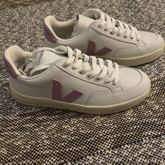 Veja V-12 Leather - Extra White Orchid - US 5 / EUR 36 - Picture 1 of 8